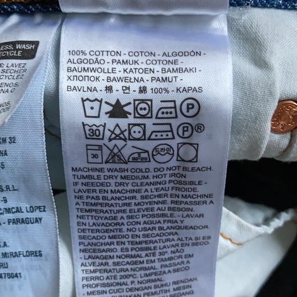 SOLD - LIKE NEW Levi’s 501 Distressed Raw Hem Crop Jeans - Picture 13 of 13